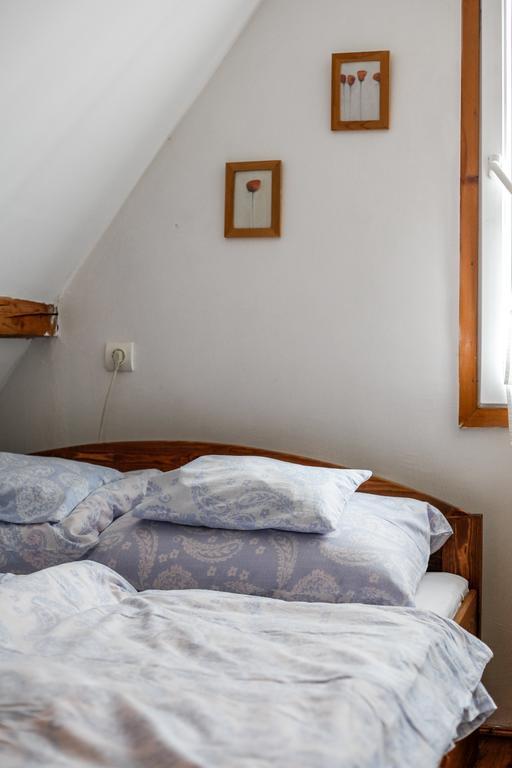 Myrtus Pince Es Vendeghaz Hotel Tarcal Room photo